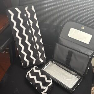 Thirty-One Black and White Chevron Accessory travel set 3 pc